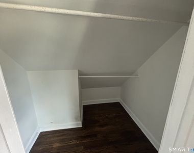 231 Goddard Avenue - Photo Thumbnail 9