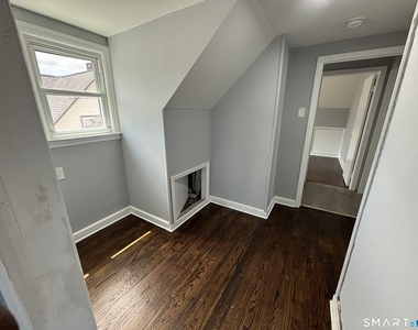 231 Goddard Avenue - Photo Thumbnail 6