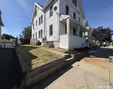 231 Goddard Avenue - Photo Thumbnail 14