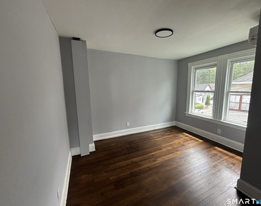 231 Goddard Avenue - Photo Thumbnail 6