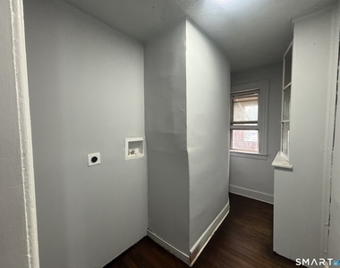 231 Goddard Avenue - Photo Thumbnail 7