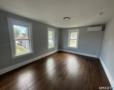 231 Goddard Avenue - Photo Thumbnail 3