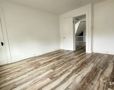 84 Alcove Street - Photo Thumbnail 13