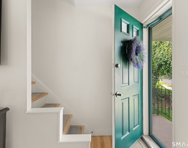 245 Sunnyridge Avenue - Photo Thumbnail 2