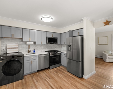 245 Sunnyridge Avenue - Photo Thumbnail 8