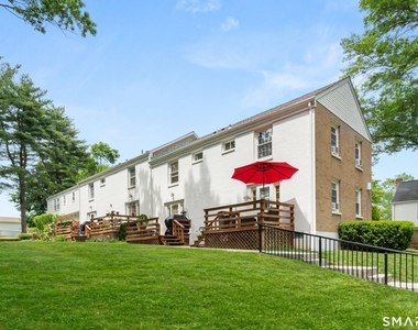 245 Sunnyridge Avenue - Photo Thumbnail 17