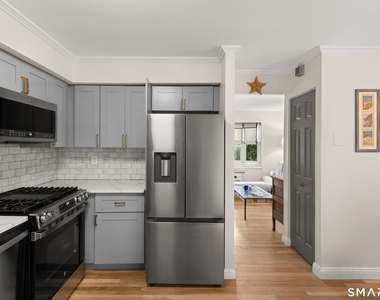 245 Sunnyridge Avenue - Photo Thumbnail 9