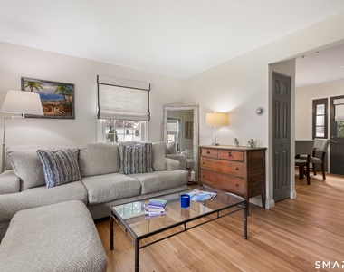245 Sunnyridge Avenue - Photo Thumbnail 3