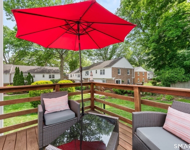 245 Sunnyridge Avenue - Photo Thumbnail 19