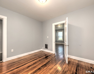 31 Winthrop Street - Photo Thumbnail 15