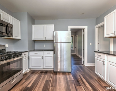 31 Winthrop Street - Photo Thumbnail 8