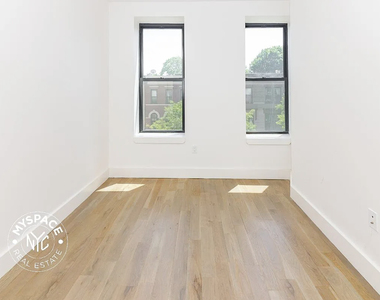 709 Sterling Place - Photo Thumbnail 5
