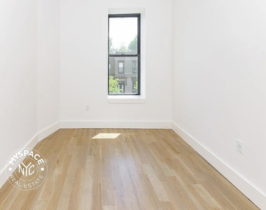 709 Sterling Place - Photo Thumbnail 4