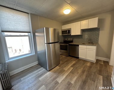 460 Main Street - Photo Thumbnail 2