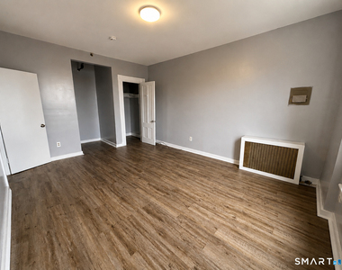 460 Main Street - Photo Thumbnail 4