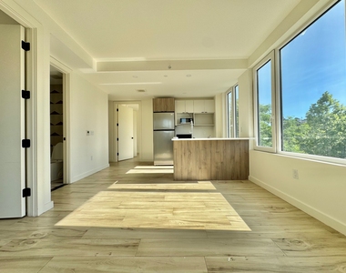 2718 Church Avenue - Photo Thumbnail 10