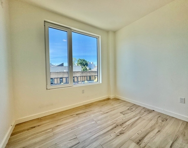 2718 Church Avenue - Photo Thumbnail 4