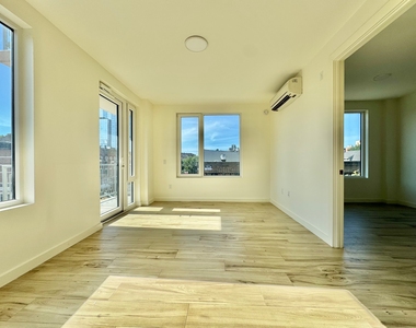 2718 Church Avenue - Photo Thumbnail 3