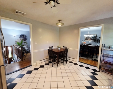 25 Sylvia Lane - Photo Thumbnail 3
