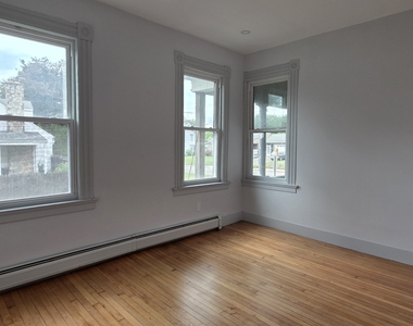 140 Spring Street - Photo Thumbnail 5