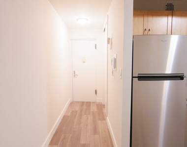 359 East 62nd Street - Photo Thumbnail 9