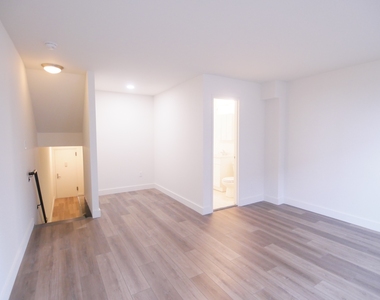 359 East 62nd Street - Photo Thumbnail 5