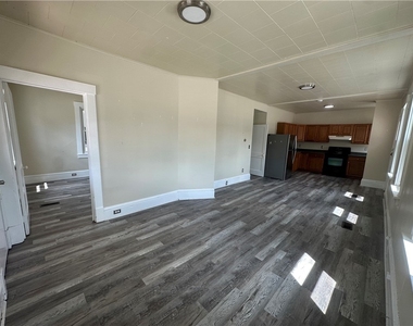 400 W Wayne Street - Photo Thumbnail 2