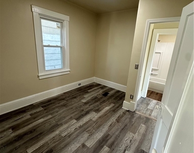 400 W Wayne Street - Photo Thumbnail 4