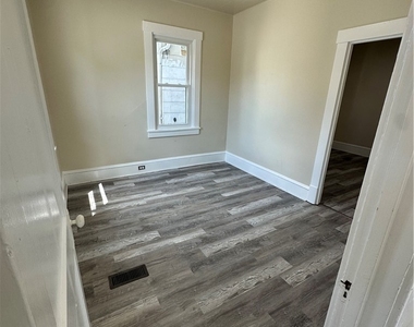 400 W Wayne Street - Photo Thumbnail 3