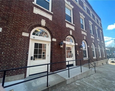 212 45th St - Photo Thumbnail 3