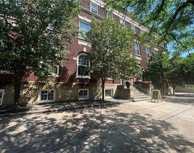 212 45th St - Photo Thumbnail 2