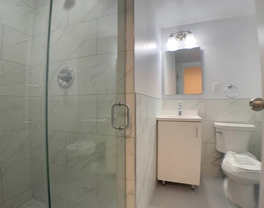 420 East 79th Street - Photo Thumbnail 5