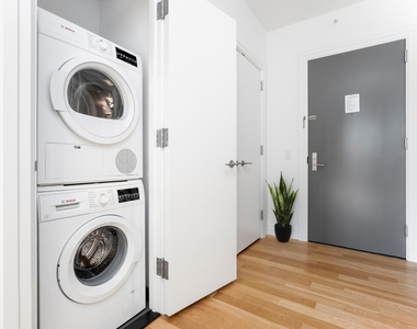 554 West 54th Street - Photo Thumbnail 9