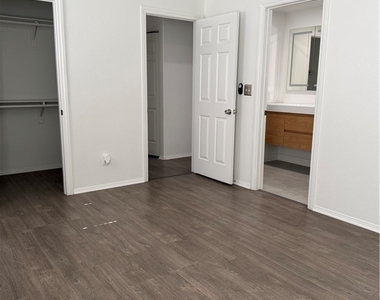 8109 Chambersberg Street - Photo Thumbnail 12