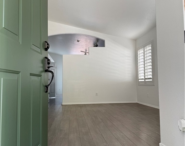 8109 Chambersberg Street - Photo Thumbnail 2