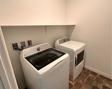 4487 Sawyer Ridge Street - Photo Thumbnail 17