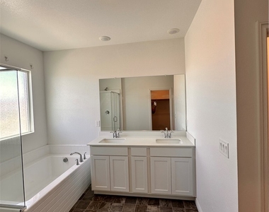 4487 Sawyer Ridge Street - Photo Thumbnail 14