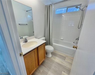 9511 Spring Blush Avenue - Photo Thumbnail 23