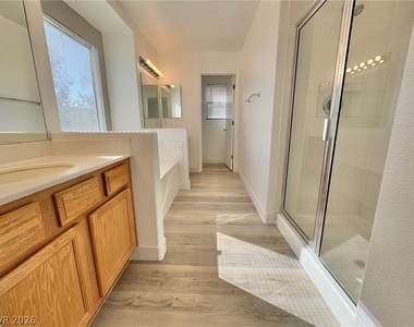 9511 Spring Blush Avenue - Photo Thumbnail 11