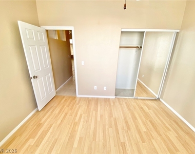 1605 Cimarron Crest Street - Photo Thumbnail 8