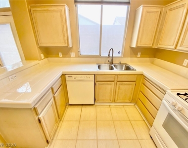 1605 Cimarron Crest Street - Photo Thumbnail 3