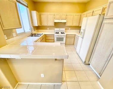 1605 Cimarron Crest Street - Photo Thumbnail 2