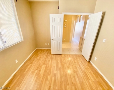 1605 Cimarron Crest Street - Photo Thumbnail 13
