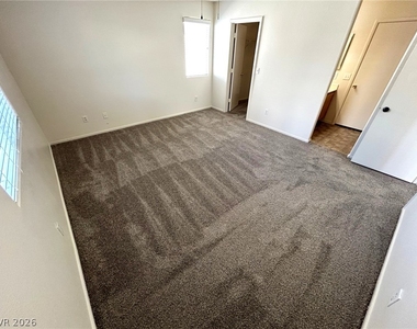 4916 River Splash Avenue - Photo Thumbnail 18