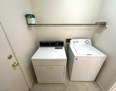 4916 River Splash Avenue - Photo Thumbnail 10