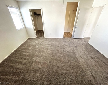 4916 River Splash Avenue - Photo Thumbnail 19