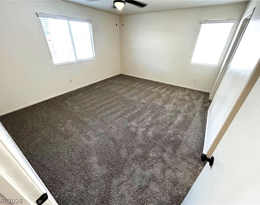 4916 River Splash Avenue - Photo Thumbnail 17