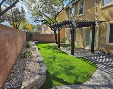 140 Samantha Rose Street - Photo Thumbnail 20