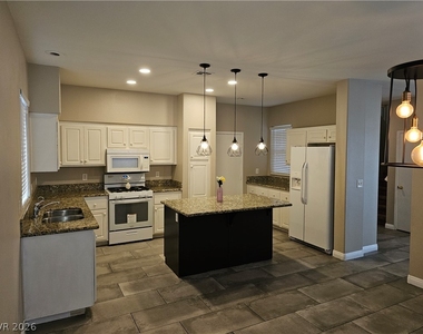 140 Samantha Rose Street - Photo Thumbnail 4