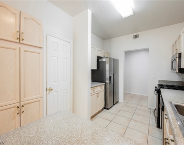 2603 Noble Fir Avenue - Photo Thumbnail 10